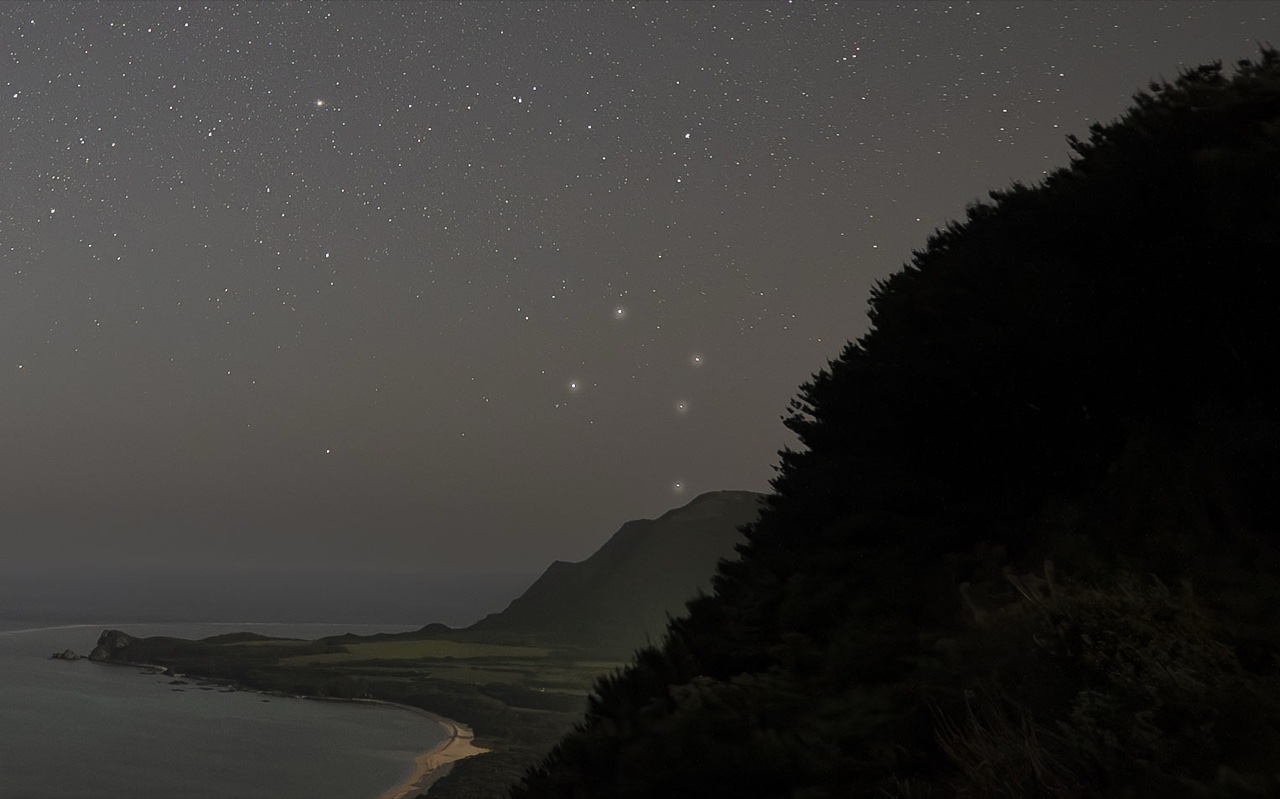 平久保半島の海岸線と満天の星空